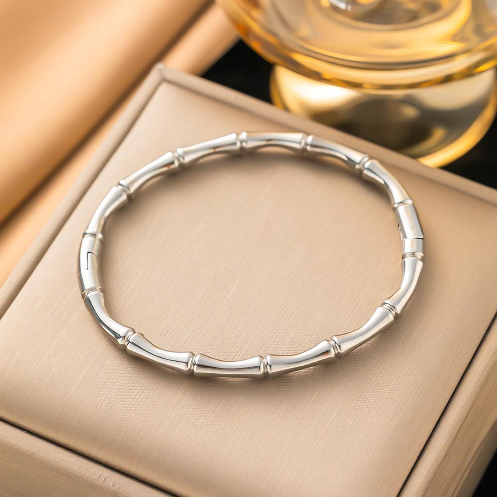 Bracciale da donna in acciaio al titanio con diamanti, placcato oro, non sbiadisce, intarsio di zirconi, alta gamma, semplice, versatile gioiello in acciaio inossidabile