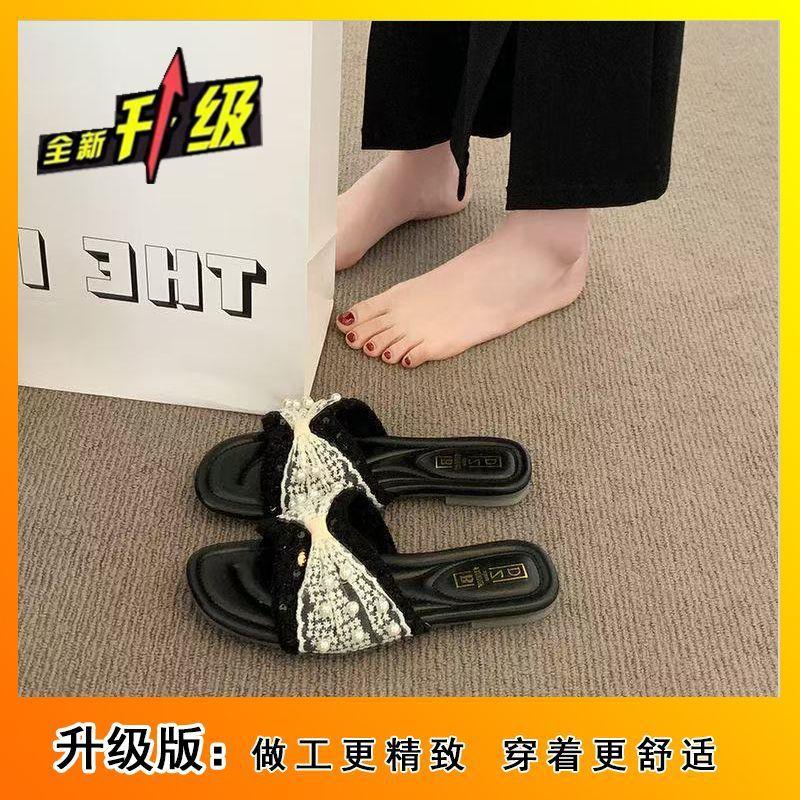 Foreign-style Small Fragrant Wind One-word Drag Girl 2025 Summer New Flat-bottomed Pearl Cool Slippers Outer Wear Fairy Beach Explosion