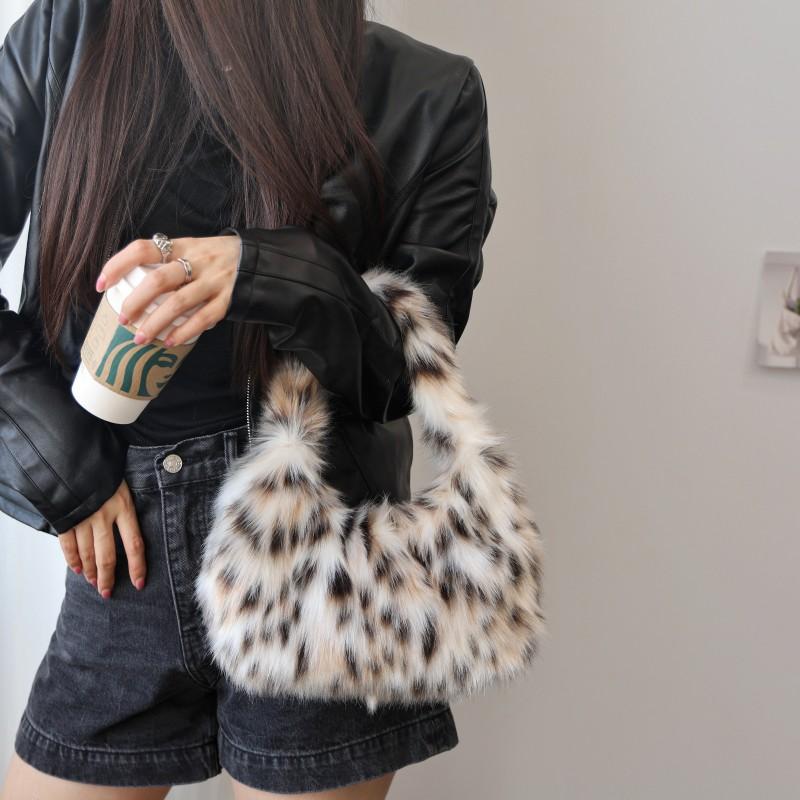 2025 Fall Plush Underarm Bag Y2K Style Clutch Leopard Print Handbag Daily Use