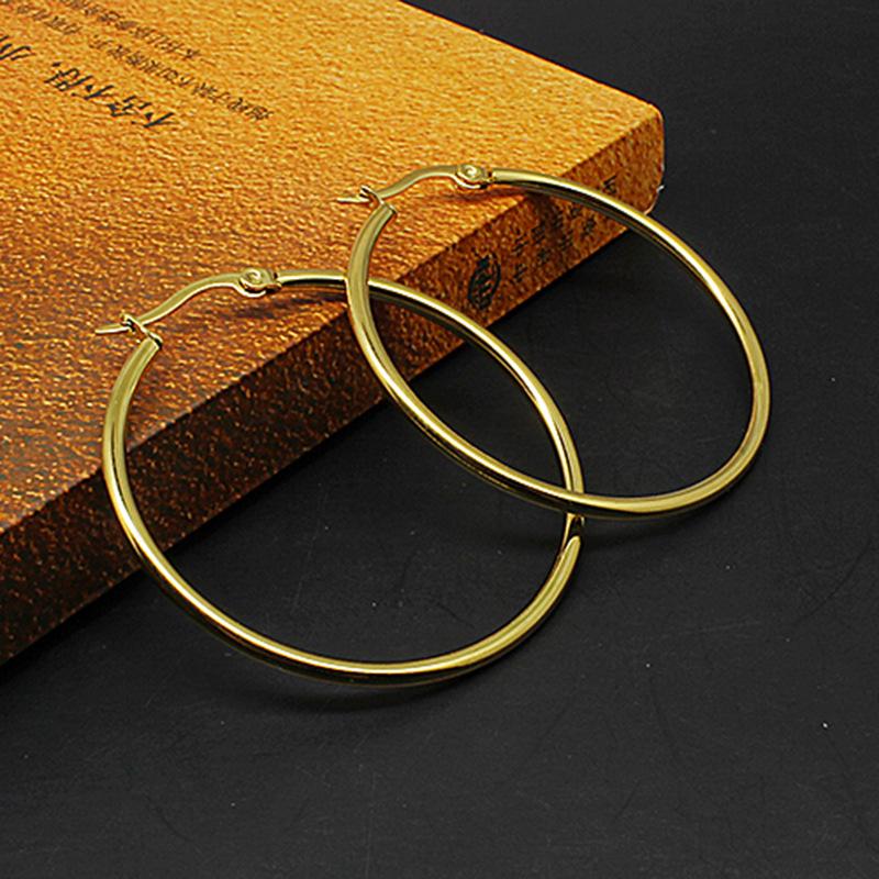 Classic 316L Stainless Steel Large Hoop Earrings: Versatile Titanium Round Hoops for Women with European and American Style.