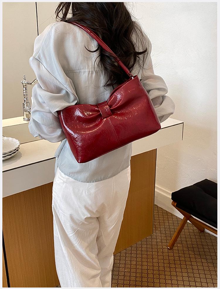 2026 Stylish Women's PU Leather Bow Handbag & Versatile Crossbody Chain Shoulder Bag