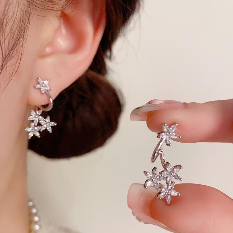 

Роскошные серьги-пусеты с цирконием для женщин 2025 Новая мода Золотые серьги-капли Ювелирные украшения Свадебная вечеринка Аксессуар