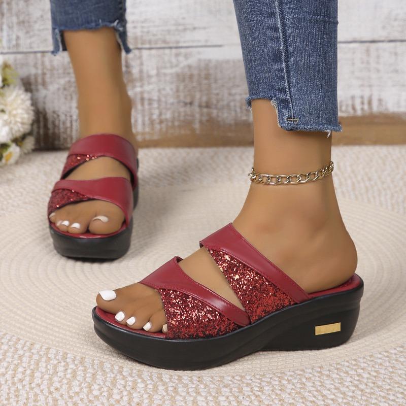 

Крутые тапочки женские летние для улицы модные новые на толстой подошве танкетке женские больших размеров с открытым носком и пайетками 35