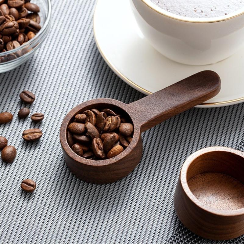 1PC Walnut Coffee Scoop, Solid Wood Scoop, Gram Scoop, Coffee Powder and Milk Powder Measuring Spoon.