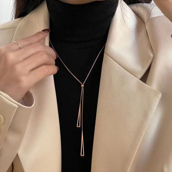 Damski naszyjnik Y-Drop Lariat Elegancki naszyjnik do swetra Trójkątny wisiorek Regulowany geometryczny naszyjnik Prezent dla żony dziewczyny Biżuteria do codziennego noszenia