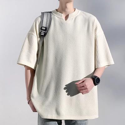 Cooles T-Shirt aus Eisseide mit V-Ausschnitt und kurzen Ärmeln – Herren-Sommer-Look, locker geschnitten, lässig, halblang