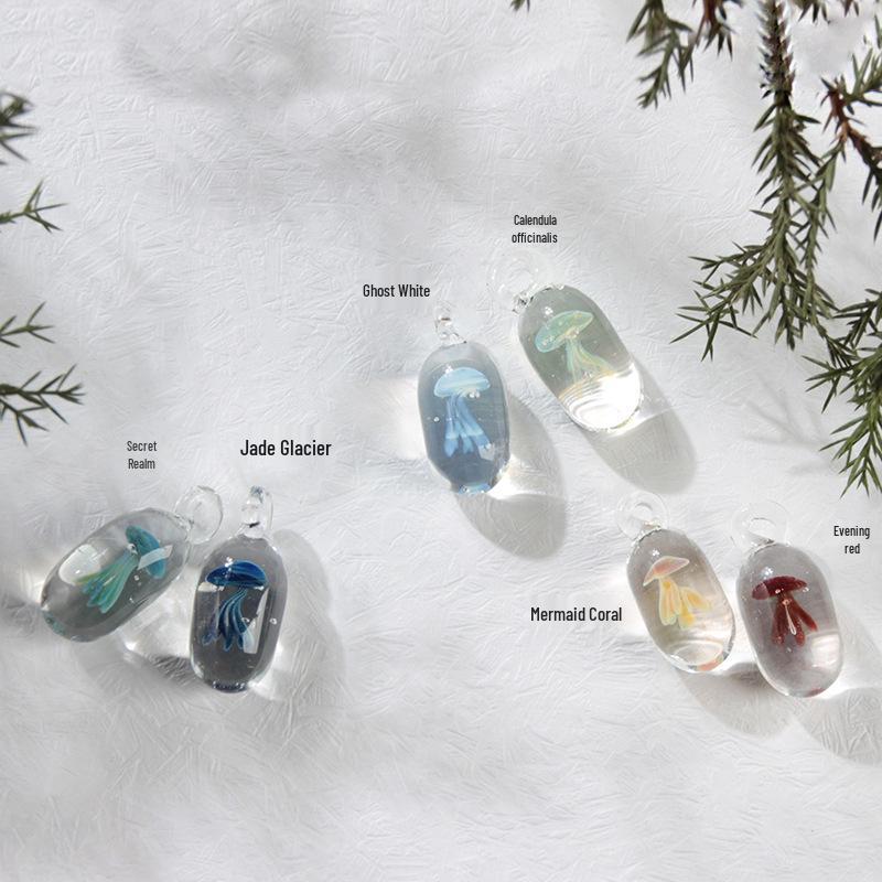 Náhrdelník s medúzou z lapisu lazuli: Dámský ručně vyrobený přívěsek z ryzího stříbra 925 se skleněným křišťálem - Lehký luxusní dárek k narozeninám