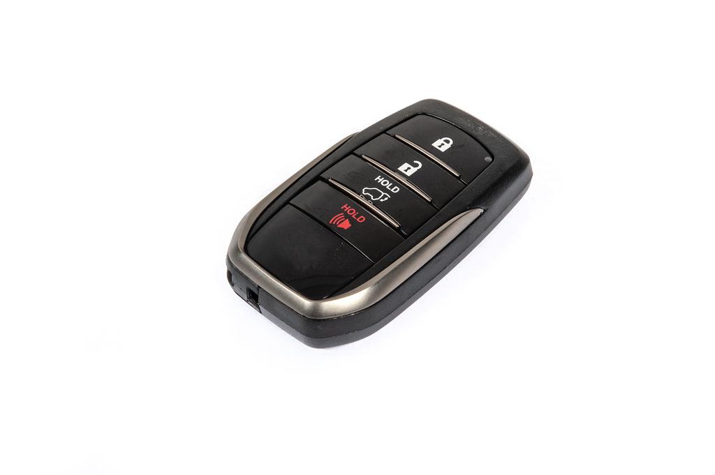 Refurbished V1 Key for Toyota Land Cruiser 200