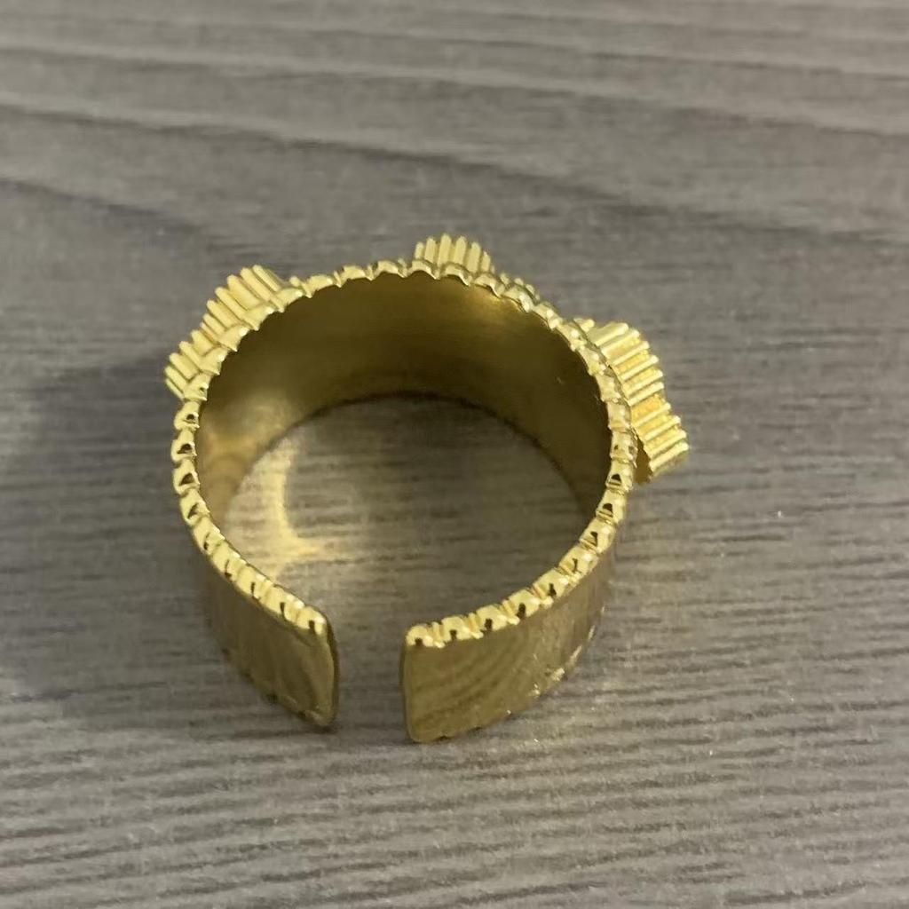 Stainless Steel Four-Leaf Clover Ring: Durable, Waterproof, Non-Fading, High-End Design