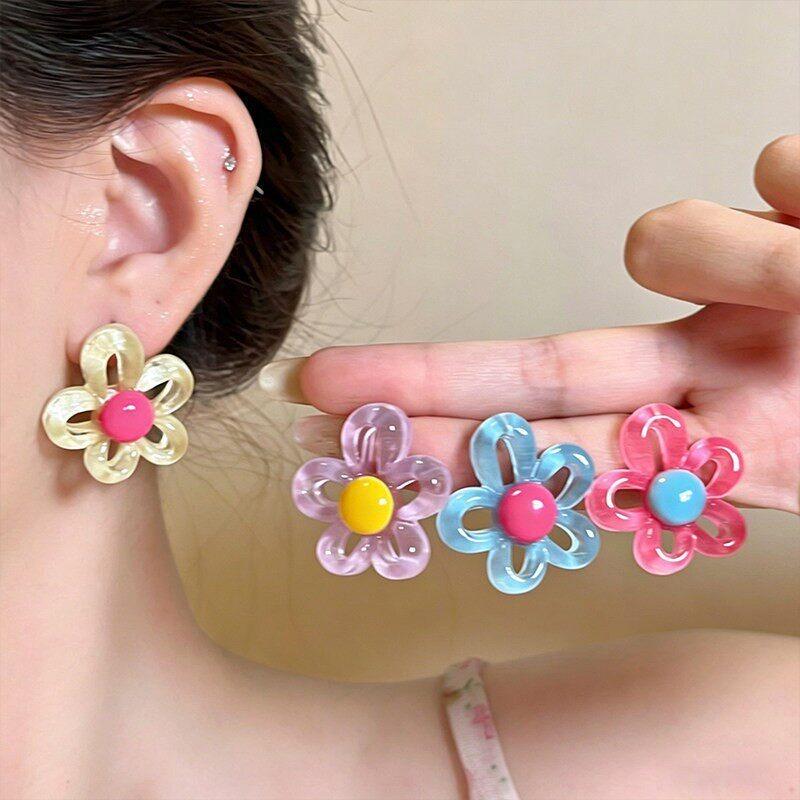 Summer dopamine hollow flower stud earrings niche design sense sweet and cute earrings daily commute versatile earrings