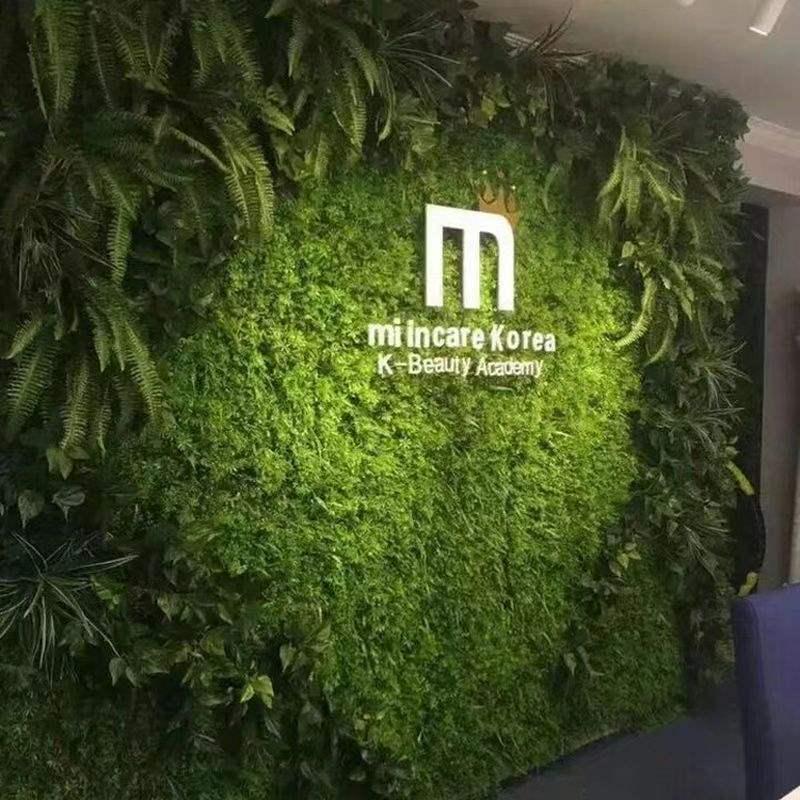 Artificial Green Wall with Roses for Indoor/Outdoor Decor