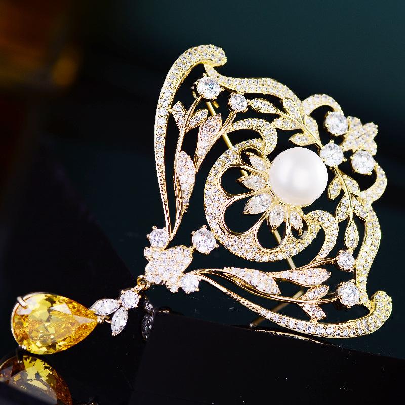 Retro Court-style Crown Brooch, High-end Women's Light Luxury, Pearl Brooch, Anti-glare Clasp Pin