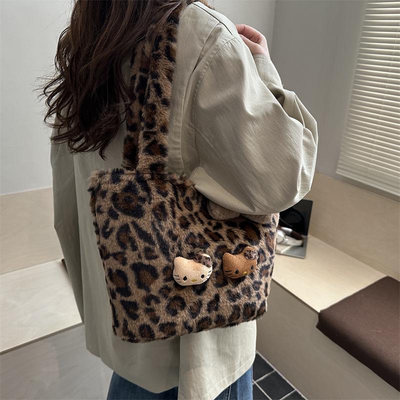 Leopard Print Fuzzy Retro Bucket Shoulder Bag, Large Capacity, Winter 2025 Women's Crossbody Underarm Bag