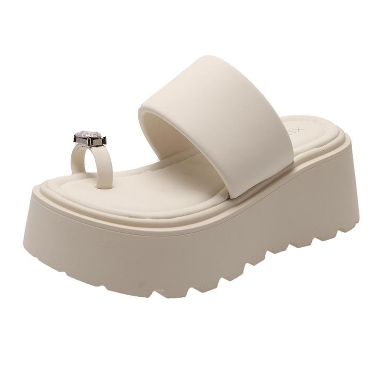 Premium silver rhinestone toe slippers women's summer wear 2025 new small height-increasing platform beach shoes