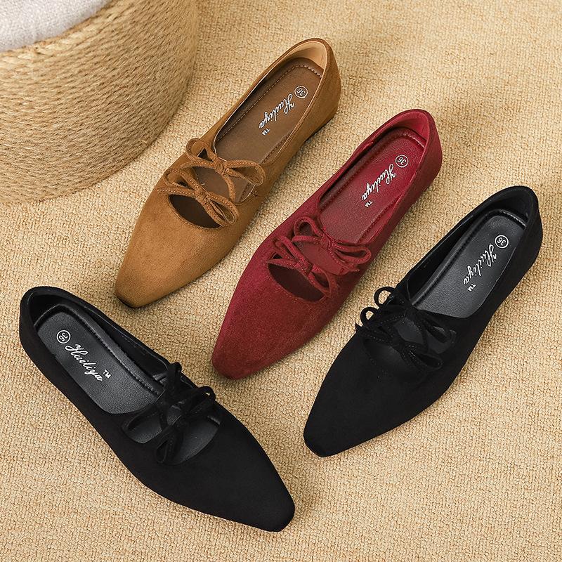 

Huiliya spring and autumn new French retro pointed head light mouth thick heel single shoes Mary Jane low heel women s shoes DA287-2 35 чорний