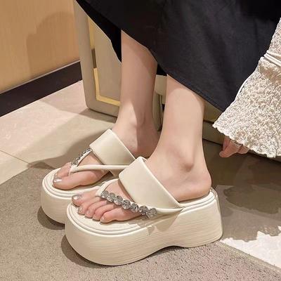 2024 New High-end Small Muffin Bottom Slippers Summer Wear Round Head Fashion Casual Rhinestone Heightening Sandals
