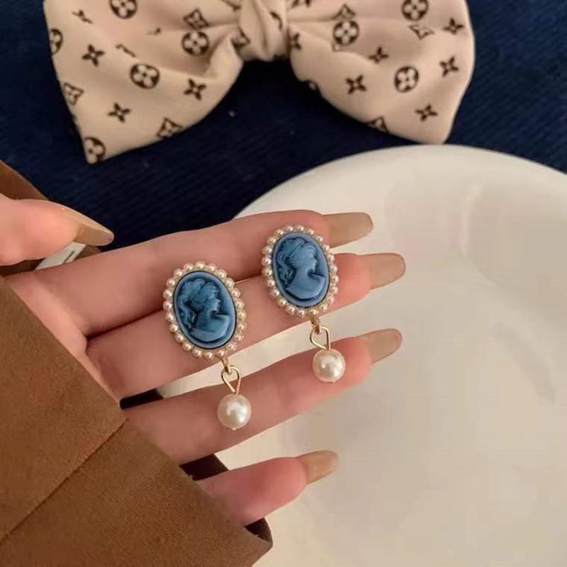 Premium Design Niche Temperament Stud Earrings Women's Blue Earrings 925 Silver Exquisite Light Luxury Versatile Earrings