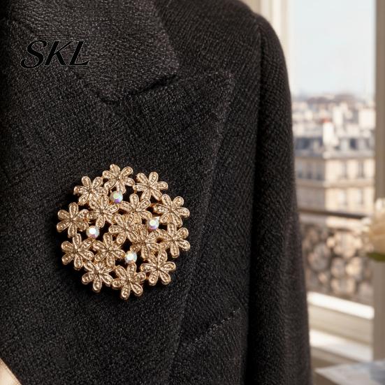 Decorative Brooch Accessory Flower Embellished Pin with Rhinestones, Floral Shape Badge Strong Buckle, Lapel for Coats Shirts Bags Metal