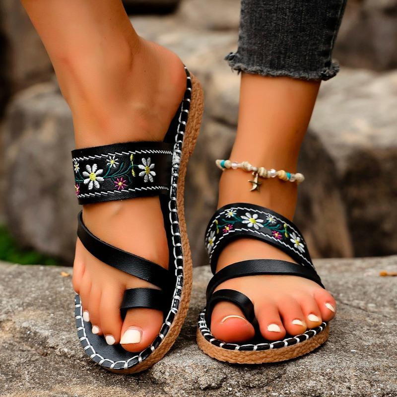 Fashion 2025 Summer Retro Women's Open Toe Slippers Outdoor Plus Size Embroidery Sewing Thong Sandals Comfortable Daily Casual Slippers