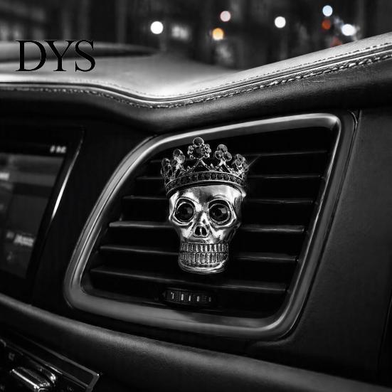 Dunkler Stil Auto Dekoration Krone Schädel Lufterfrischer Lüftungsklemme, Duftspender, Metallische Accessoires Gotisches Auto Innenzubehör für Tablets