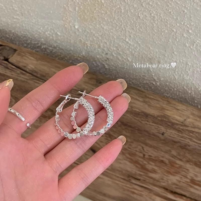 Silver needle flash zircon earrings, women's exquisite temperament stud earrings, spring and summer earrings.