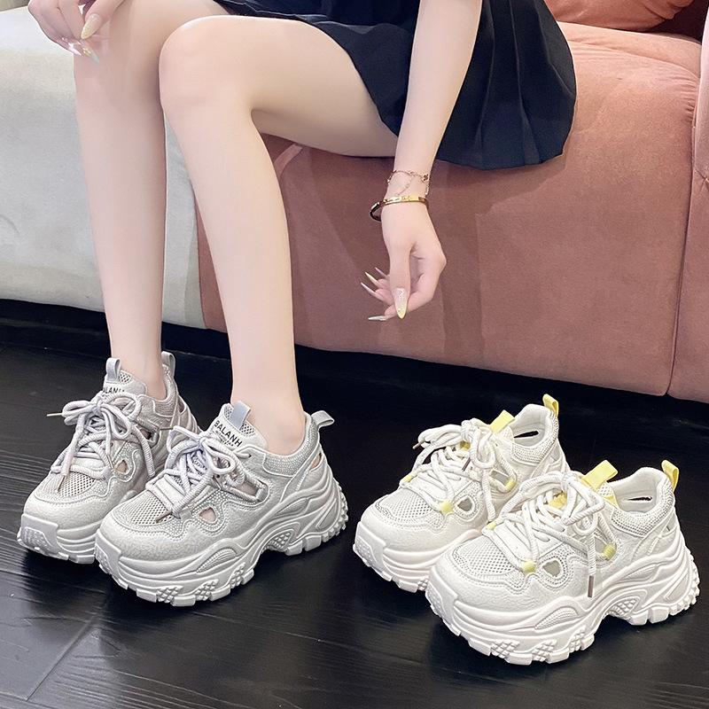 2025 summer new fashion casual shoes versatile dad shoes women's shoes trendy and lightweight thick-soled single-net through-net sports shoes