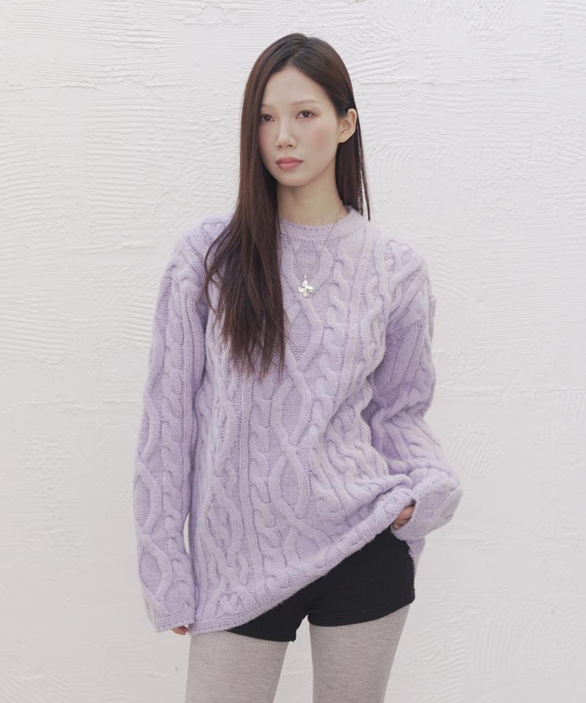 Atiseuteukeompeullegseu Artist Cable Round Neck Pullover (Purple)