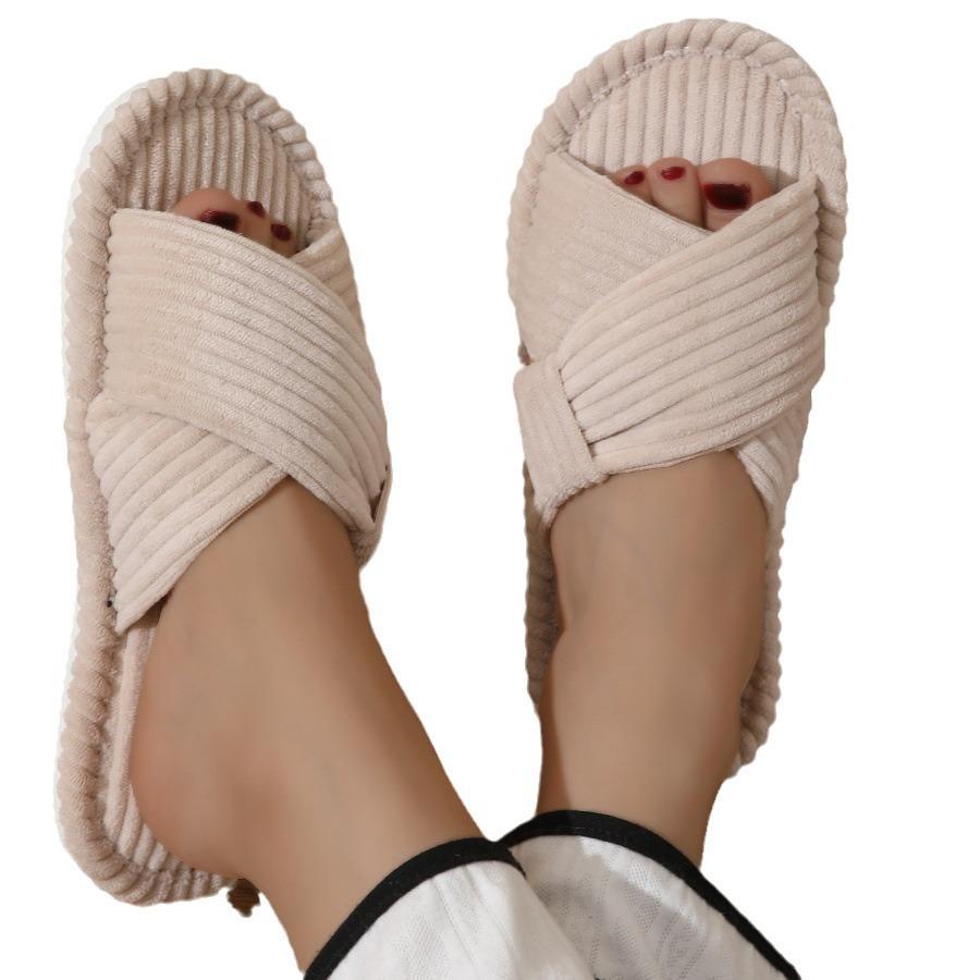 Papucs, nyitott otthoni csúszásmentes lapos talpú páros egyszerű nyitott orrú, bolyhos papucs