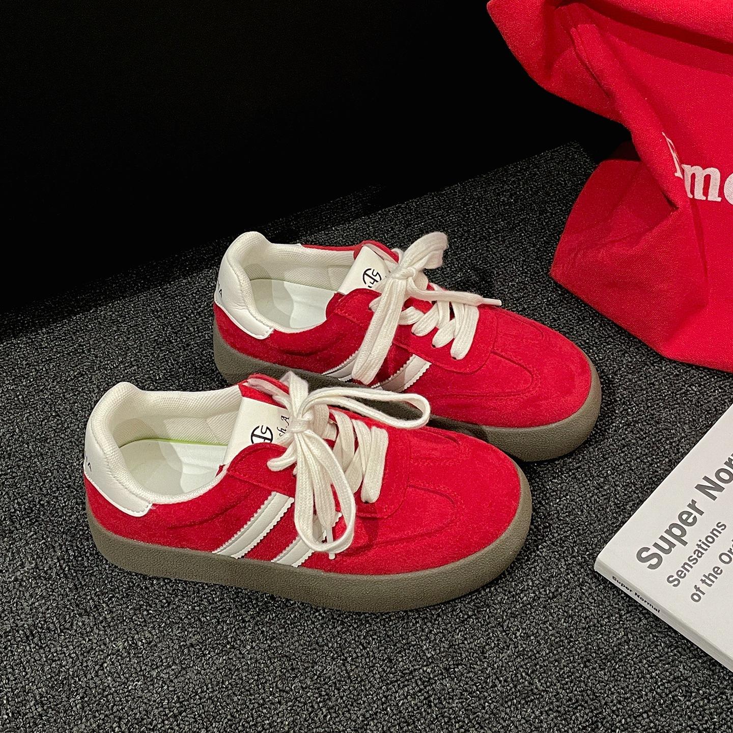 

Red retro lightweight thick-soled German training shoes women s 2025 new autumn versatile height-increasing soft-soled casual board shoes 35 красный