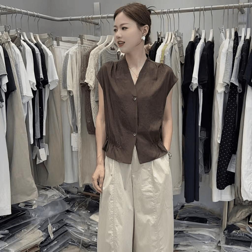 High-end European goods 1116 summer new V-neck single-breasted design sleeveless vest, vest, shirt, blouse