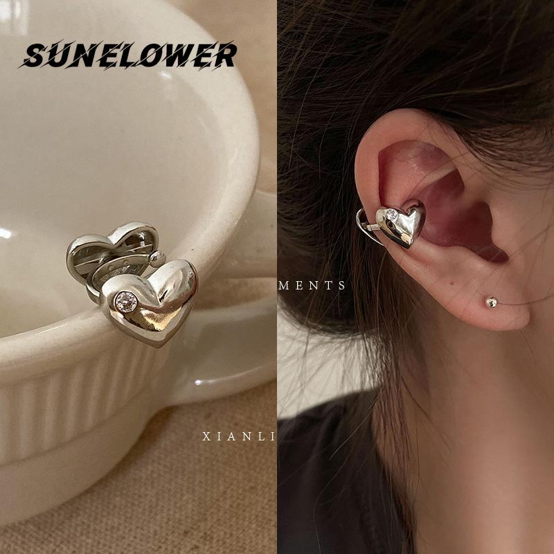 Simple Elegant Gold Non Piercing Sweet Love Heart Ear Clip for Women