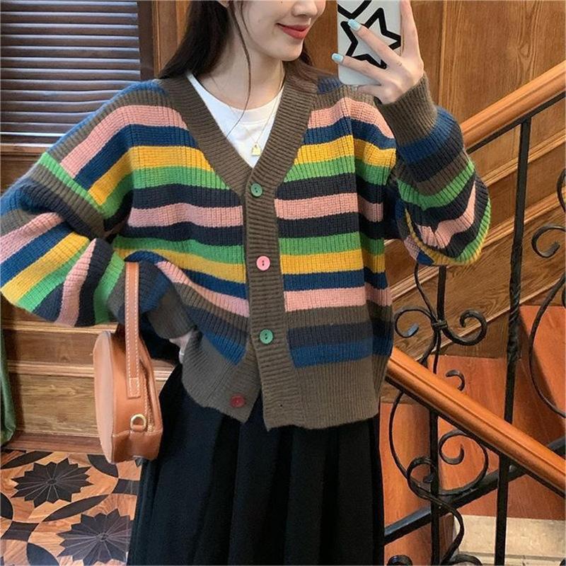 Regenbogen-gestreifter Pullover für Damen, lockere Jacke für Herbst und Winter, Design-Sinn, lässiger Wind, Strickjacke, Flut, bequem, vielseitig und modisch