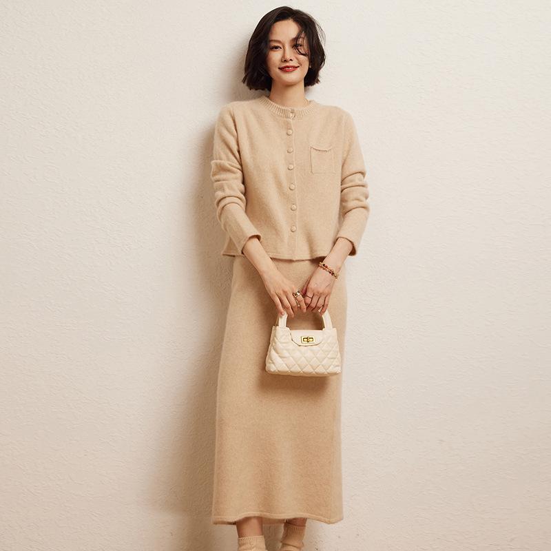 Autumn/Winter 2025 Cashmere Knit Women's Set: Loose Cardigan & Long Sleeve Top with Midi Skirt