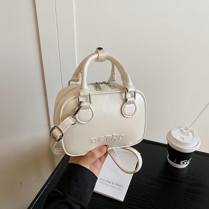 Solid color handbag women's 2025 new trendy fashion temperament shoulder bag trendy messenger small square bag women