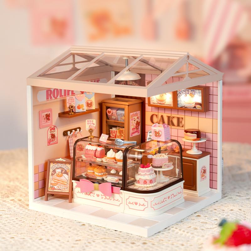 Rolife Super World Cake Shop Plastic Building Blocks 132pcs DW019X DW019X