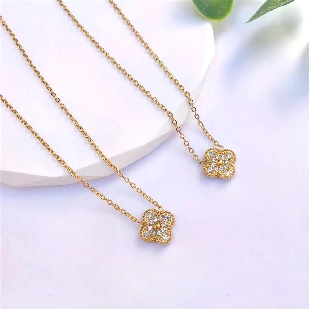 Clover Iced Out Zircon Anti Non Tarnish Free Stainless Steel Waterproof Fashion Jewelry Bracelets Necklaces Earrings Ringfs Set