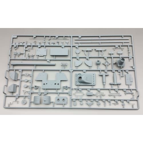 Amusing Hobby 1/35 Scale German Jagdpanther II Tank Destroyer Plastic Model Kit AMH35A011