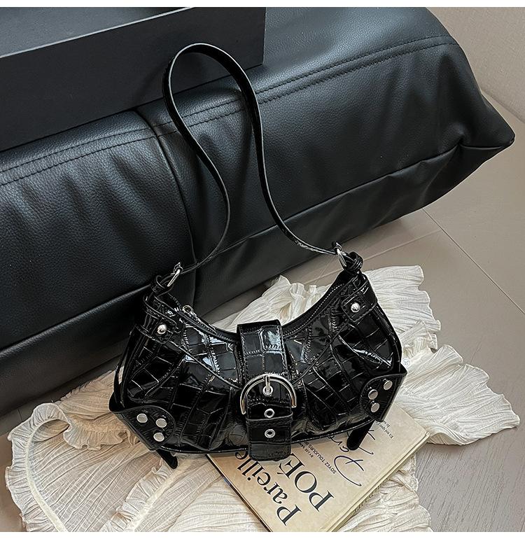 

Корейська версія нішевих трендових жіночих сумок 2025 зима нова мода іноземний стиль сумка на плече під пахвину універсальна сумка-месенджер для поїздок на роботу чорний