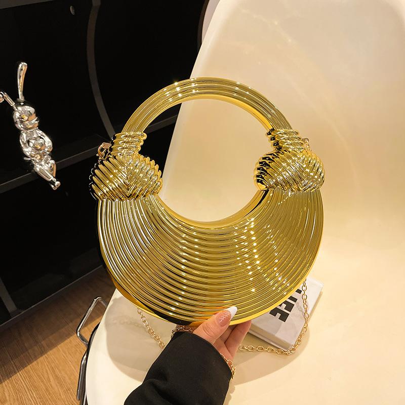 

Personalized acrylic noodle bag women s 2025 new European and American fashion diamond niche portable messenger transparent dumpling bag золотий