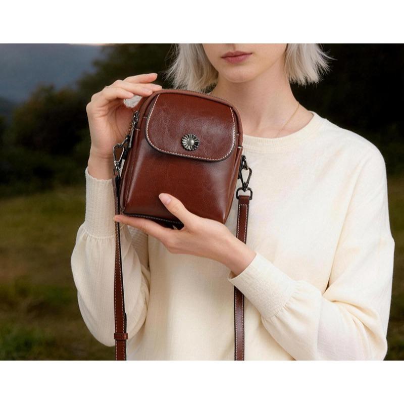 New Shoulder Cowhide Mobile Phone Bag Small Satchel Simple Fashion Versatile Women's Design Sense Niche Messenger Bag