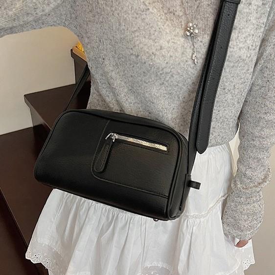 2025 New Women's Casual Versatile Fashion Diagonal Straddle Bag Niche Design Commuter Shoulder Bag Messenger Bag