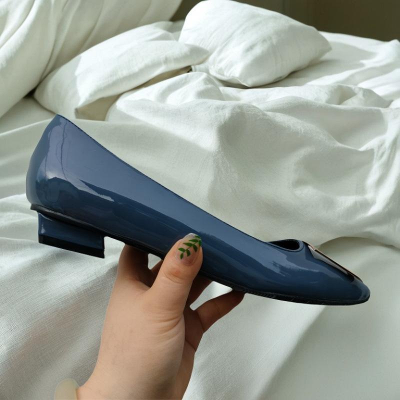 Lady Ww Classic Rv Square Buckle Small Square Head Shallow Mouth High Heels Women's Autumn and Winter New Thick Heel Flat Bottom Commuter Shoes