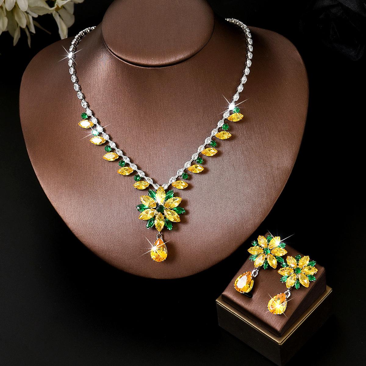 

2026 Set European and American Style New Fashion Trend Zircon Color Necklace Earrings Tulip Temperament Collarbone Chain Women 45CM