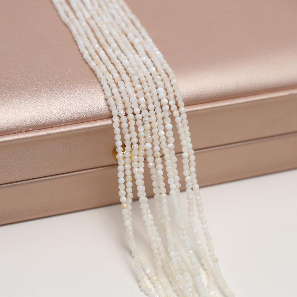 Přírodní sladkovodní mušlové korálky Bílé fasetované korálky 2-4mm Pro výrobu šperků DIY Náhrdelník Náramek Náušnice Doplněk Délka 38cm