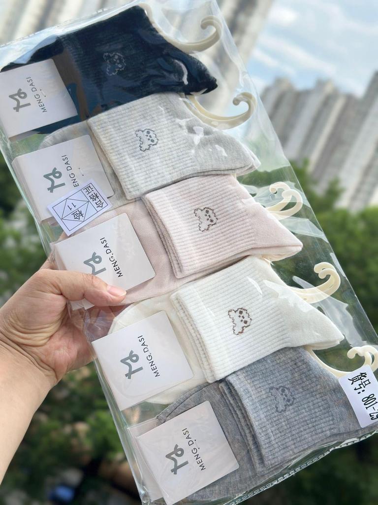 Autumn/Winter 10-Pack Women's Mid-Calf Cartoon Socks - Cute, Comfortable, Fashionable, College Style Cotton Sports Socks