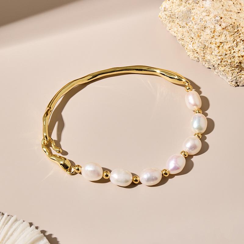 High-End Gold-Plated Pearl Bracelet: Japanese & Korean Design
