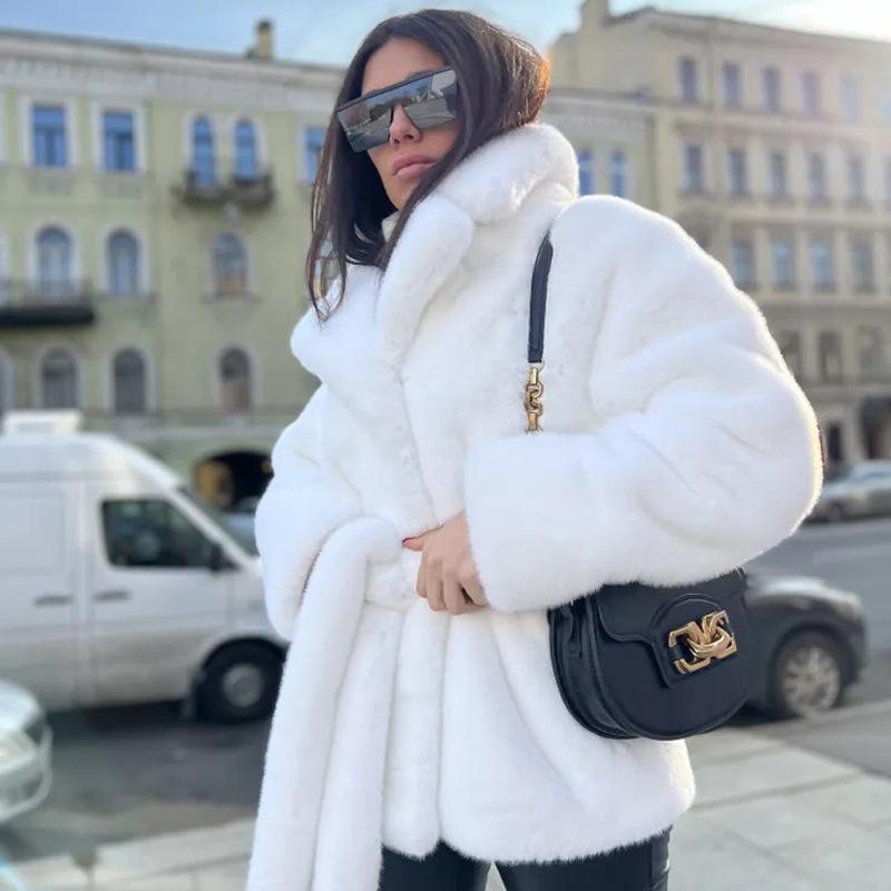Cappotto Di Pelliccia Sintetica IQYU Per Donna - Bianco, Corto, Con Collo In Pelliccia, Elegante Per Matrimonio E Inverno