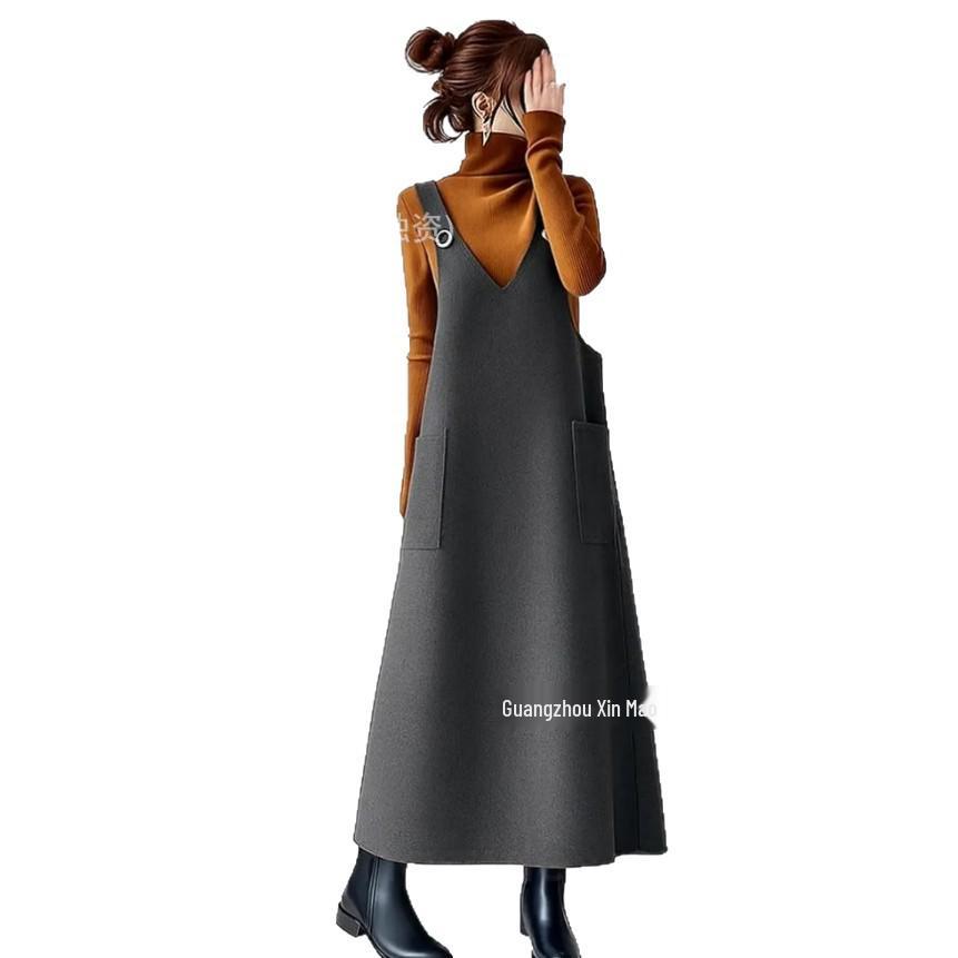 2025 Autumn/Winter Japanese V-Neck Spaghetti Strap Woolen Dress