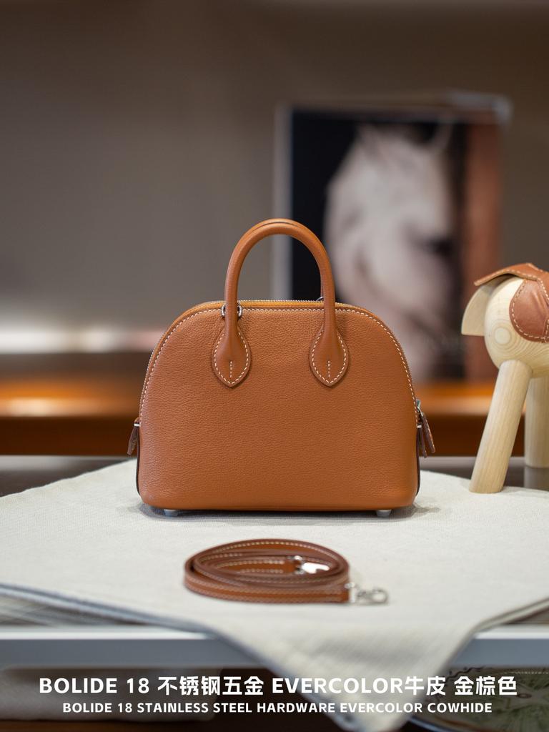 Mini Bolider 18 cm ungefütterte Schultertasche aus handgefertigtem Leder mit handgefertigtem Schulterriemen aus Evercolor-Leder