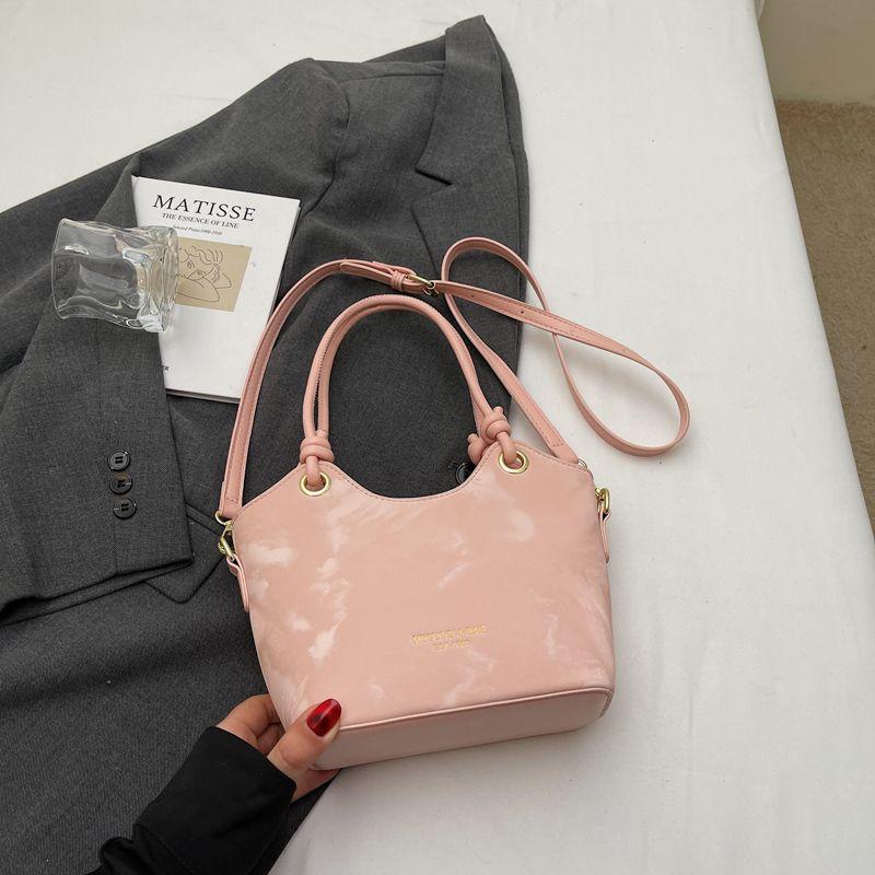 

Весна и Лето Самая продаваемая сумка Женская 2025 Новое поступление Модная сумка-мессенджер на все случаи жизни Сумка-сатчел для рабочей одежды Сумка-ведро Маленькая сумка для переноски Pink without pendant